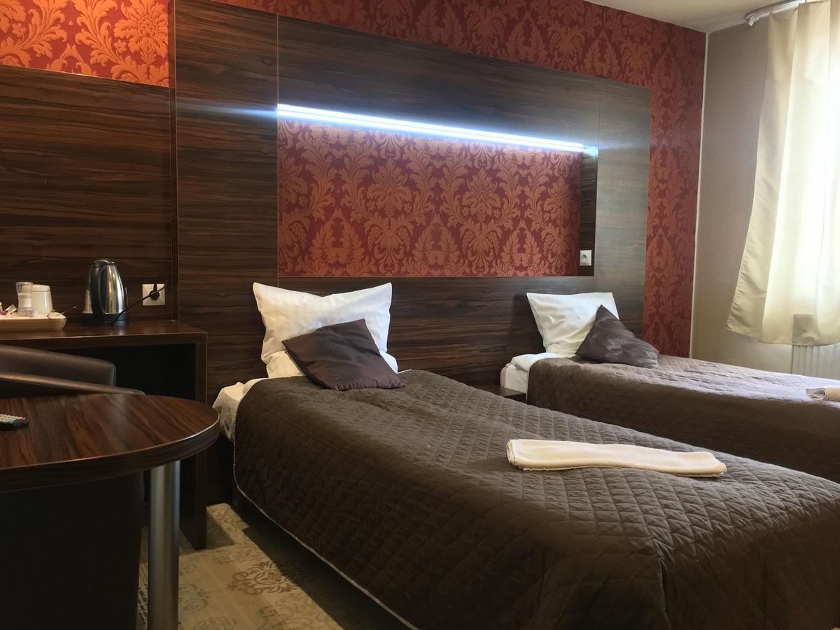 Gosciniec Jurajski Hotel Zarki Kültér fotó