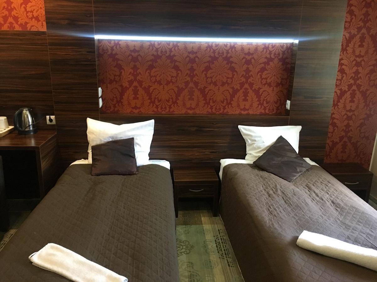 Gosciniec Jurajski Hotel Zarki Kültér fotó